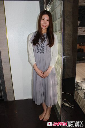 Slender Japanese Cougar Bounces On Cock POV - Photo 38