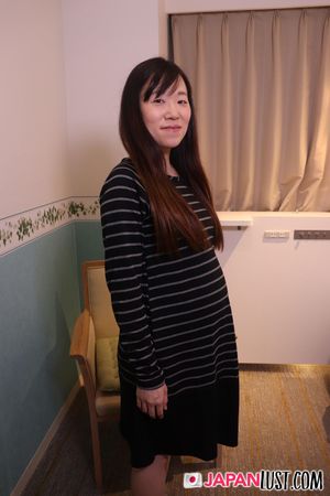 Pregnant Japanese Got Her Hairy Pussy Rammed and Creampie - Photo 11
