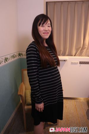 Pregnant Japanese Got Her Hairy Pussy Rammed and Creampie - Photo 12