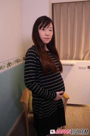 Pregnant Japanese Got Her Hairy Pussy Rammed and Creampie - Photo 16