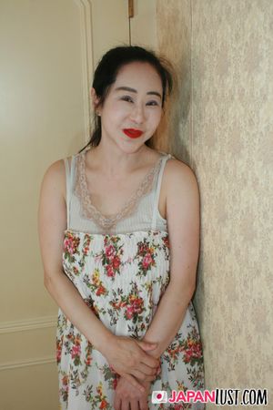 Thick Busty Japanese MILF Enjoy Deep Pounding and Creampie - Photo 13