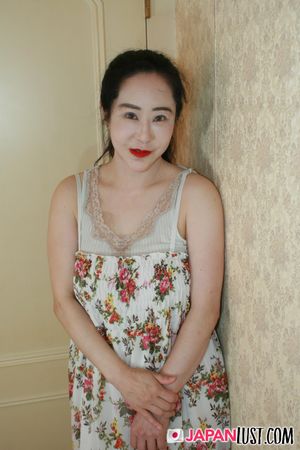 Thick Busty Japanese MILF Enjoy Deep Pounding and Creampie - Photo 15