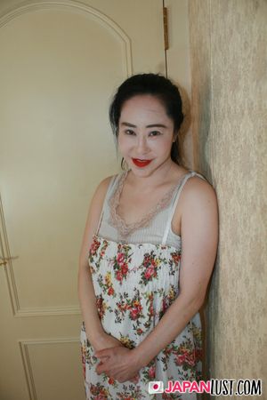 Thick Busty Japanese MILF Enjoy Deep Pounding and Creampie - Photo 18