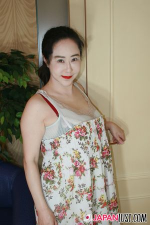 Thick Busty Japanese MILF Enjoy Deep Pounding and Creampie - Photo 49
