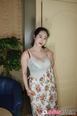 Thick Busty Japanese MILF Enjoy Deep Pounding and Creampie - Photo 51