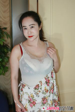 Thick Busty Japanese MILF Enjoy Deep Pounding and Creampie - Photo 53