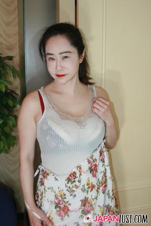 Thick Busty Japanese MILF Enjoy Deep Pounding and Creampie - Photo 54