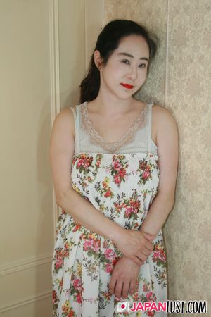 Thick Busty Japanese MILF Enjoy Deep Pounding and Creampie - Photo 8