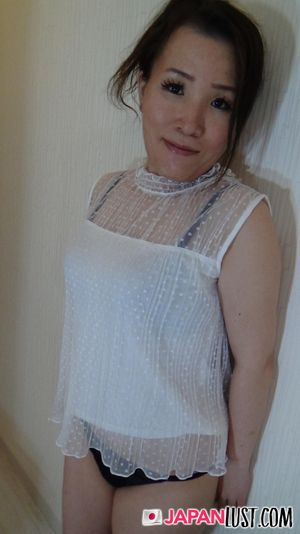 Hot Japanese MILF Loves Hard Fuck and Creampie - Photo 45