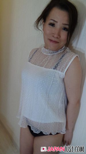 Hot Japanese MILF Loves Hard Fuck and Creampie - Photo 46