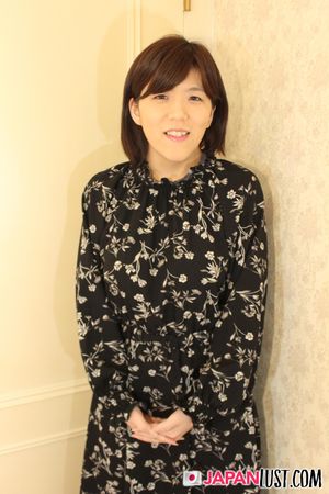 All Natural Japanese Cougar Shivers For POV Creampie - Photo 10