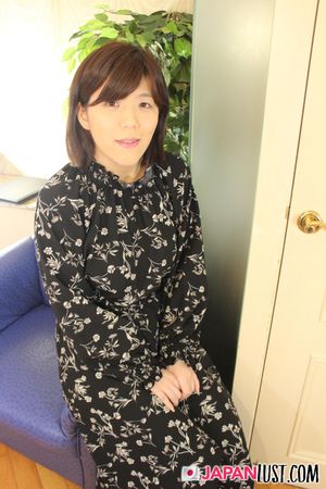 All Natural Japanese Cougar Shivers For POV Creampie - Photo 19