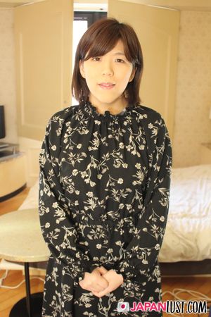 All Natural Japanese Cougar Shivers For POV Creampie - Photo 25