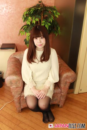 Chubby Japan MILF Gets Creampie In Fat Pussy - Photo 2