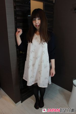 Chubby Japanese MILF Takes Creampie In Shaved Pussy - Photo 12