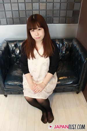 Chubby Japanese MILF Takes Creampie In Shaved Pussy - Photo 2