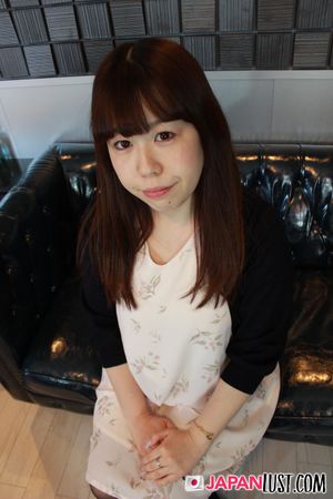 Chubby Japanese MILF Takes Creampie In Shaved Pussy - Photo 3