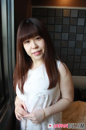 Chubby Japanese MILF Takes Creampie In Shaved Pussy - Photo 42