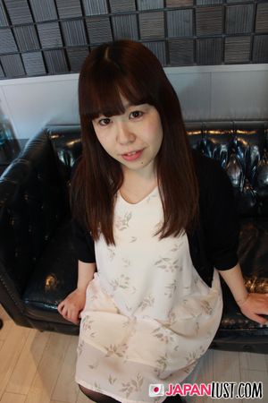 Chubby Japanese MILF Takes Creampie In Shaved Pussy - Photo 6