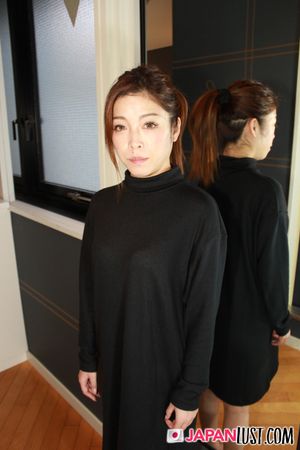 Slender Japanese MILF Returns For More Creampie - Photo 14