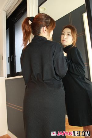 Slender Japanese MILF Returns For More Creampie - Photo 24