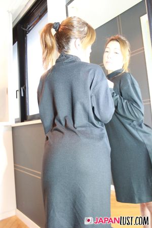 Slender Japanese MILF Returns For More Creampie - Photo 25