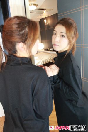 Slender Japanese MILF Returns For More Creampie - Photo 30