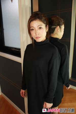 Slender Japanese MILF Returns For More Creampie - Photo 37