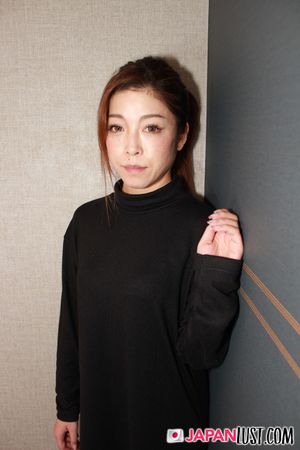 Slender Japanese MILF Returns For More Creampie - Photo 43