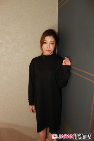 Slender Japanese MILF Returns For More Creampie - Photo 48