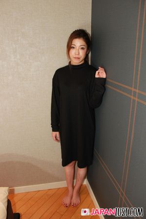 Slender Japanese MILF Returns For More Creampie - Photo 49