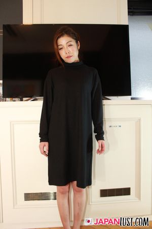 Slender Japanese MILF Returns For More Creampie - Photo 51