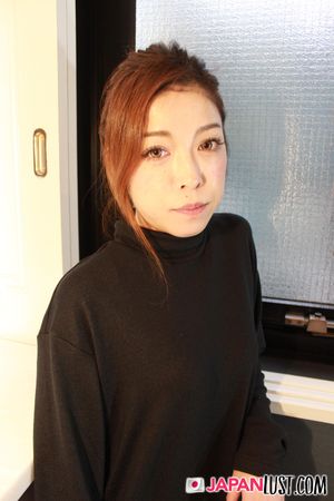 Slender Japanese MILF Returns For More Creampie - Photo 7