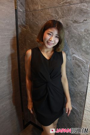 Sexy Slender Japan MILF Gets Creampie In Shaved Pussy - Photo 10