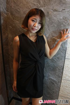 Sexy Slender Japan MILF Gets Creampie In Shaved Pussy - Photo 11