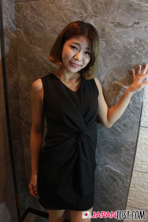 Sexy Slender Japan MILF Gets Creampie In Shaved Pussy - Photo 12