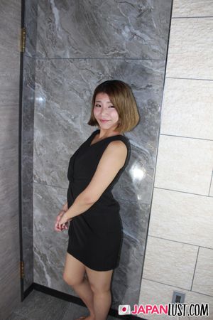 Sexy Slender Japan MILF Gets Creampie In Shaved Pussy - Photo 22