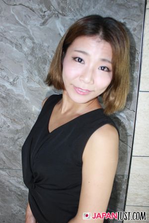 Sexy Slender Japan MILF Gets Creampie In Shaved Pussy - Photo 23