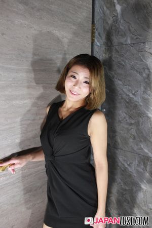 Sexy Slender Japan MILF Gets Creampie In Shaved Pussy - Photo 27