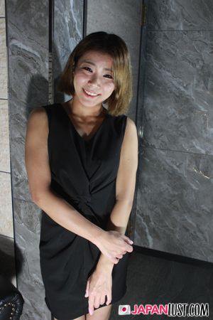 Sexy Slender Japan MILF Gets Creampie In Shaved Pussy - Photo 41