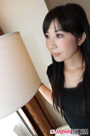 Amateur Japanese MILF Loves Riding On Cock - Photo 23