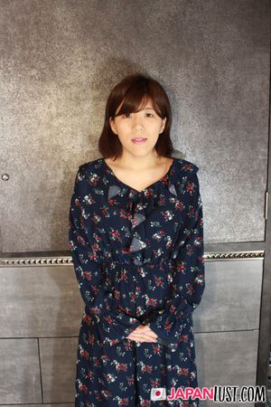 Natural Japanese MILF Bends Over For a POV Sex and Creampie - Photo 13