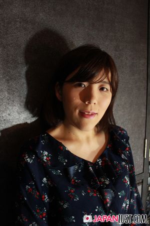 Natural Japanese MILF Bends Over For a POV Sex and Creampie - Photo 19