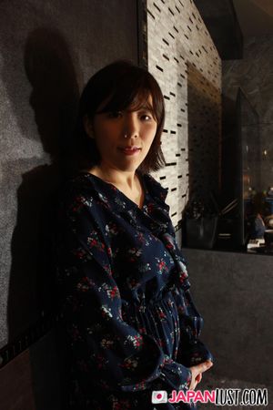 Natural Japanese MILF Bends Over For a POV Sex and Creampie - Photo 21