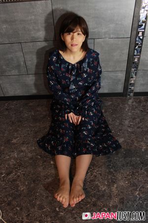 Natural Japanese MILF Bends Over For a POV Sex and Creampie - Photo 27