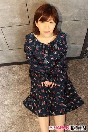 Natural Japanese MILF Bends Over For a POV Sex and Creampie - Photo 28