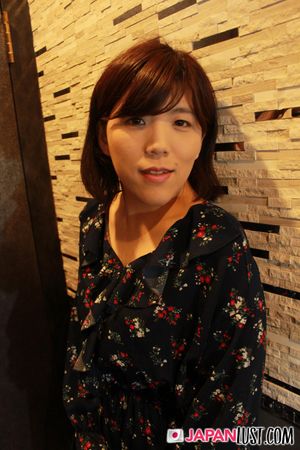 Natural Japanese MILF Bends Over For a POV Sex and Creampie - Photo 5