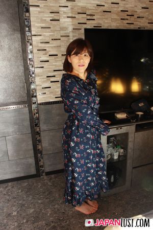 Natural Japanese MILF Bends Over For a POV Sex and Creampie - Photo 53