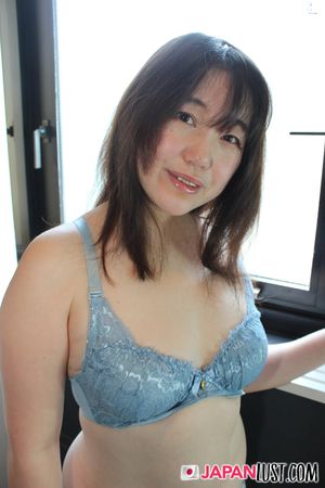 Chubby Japanese Mature Pussy Toyed and Pounded Hard Until Creampie - Photo 108