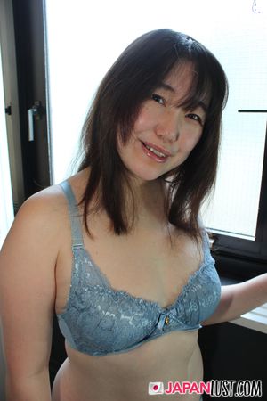 Chubby Japanese Mature Pussy Toyed and Pounded Hard Until Creampie - Photo 109
